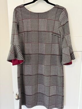 Liz Claiborne Black, White & Burgundy Plaid Sheath Dress with Ruffle Sleeves